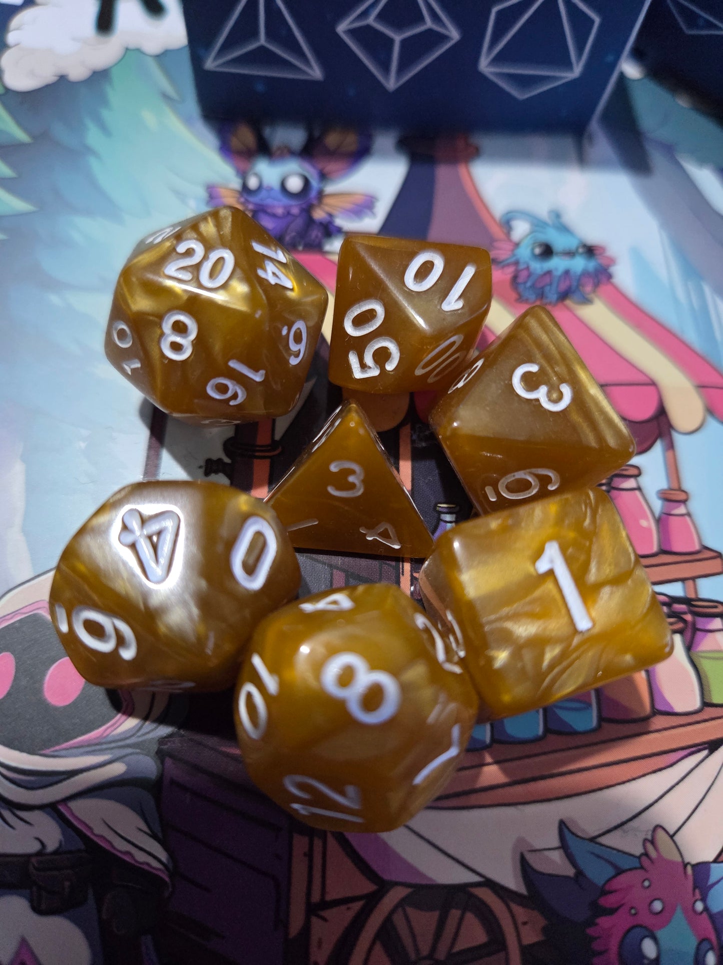 Gold Pearl Dice Set