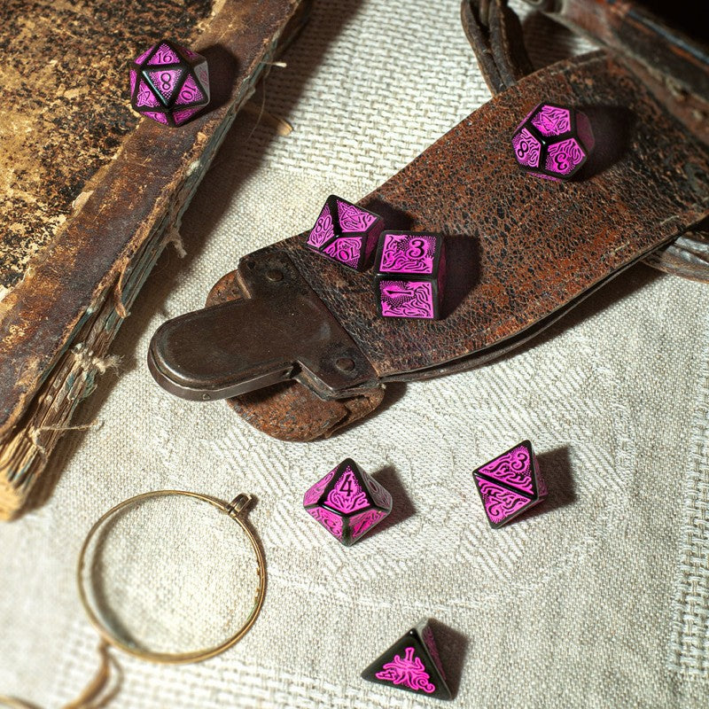 Call of Cthulhu Dice - Black & Magenta (7th Edition)