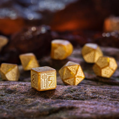 Dwarven Dice - Gold (Modern D4)